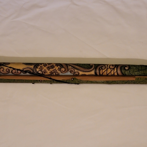 Beautiful Antique 28 x 24 oil painting from the 1800s in scroll form. - Picture 2 of 4